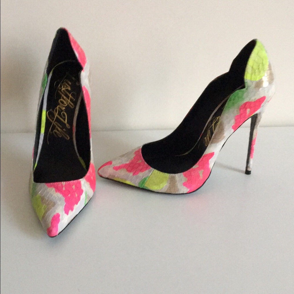 Woman's shoes